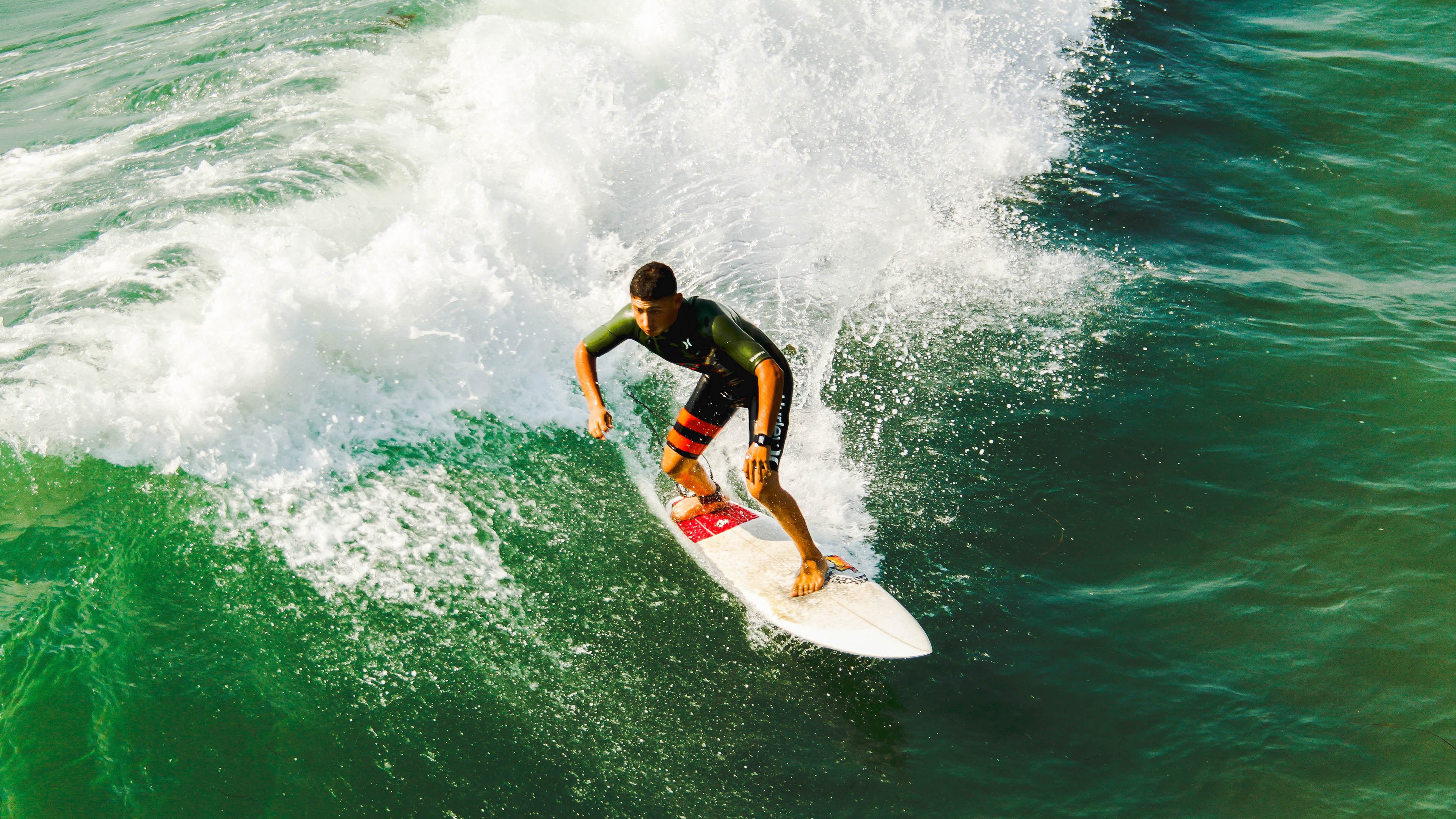 23岁新星打破尘封15年世界纪录,田径史上再添传奇
