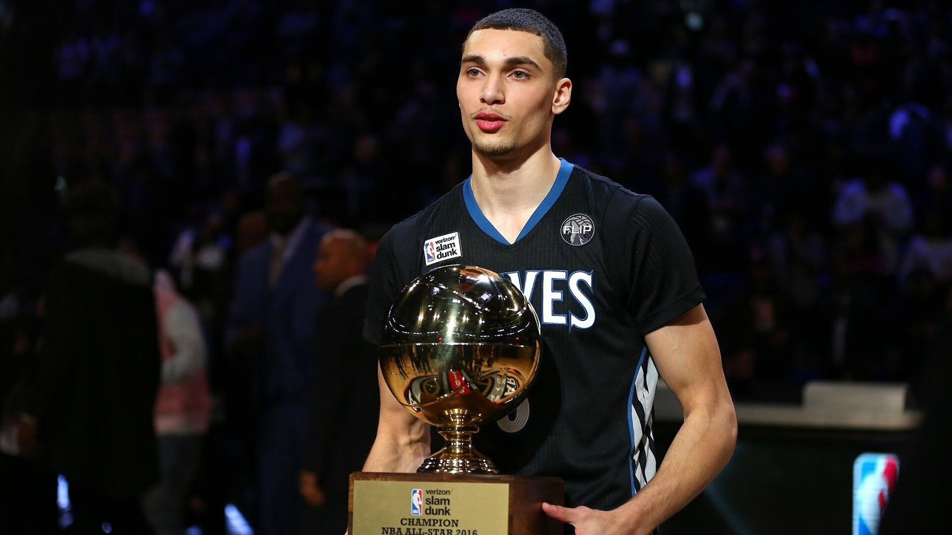 亚洲飞人再创佳绩 跨栏赛场刷新纪录